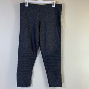NWT. C & C Sport  Large Highrise Cropped Leggings.